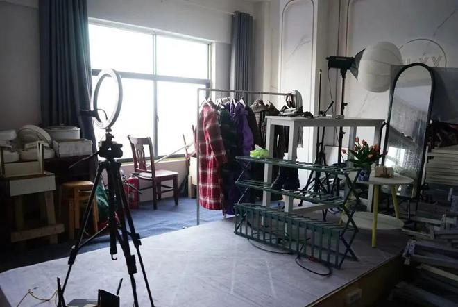 视频号攻占中老年 直播卖货月入百万